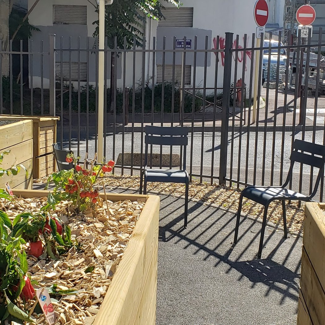Square Anne Sylvestre 2